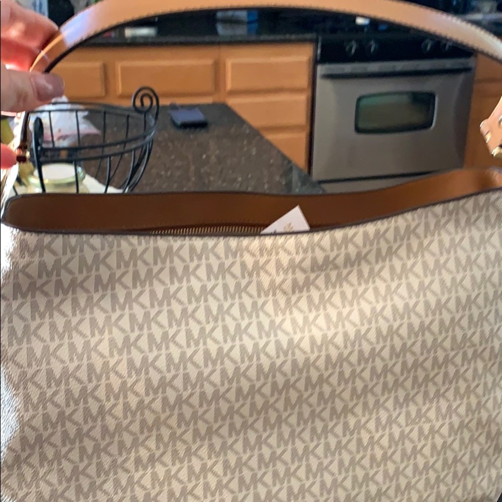 Purse - Picture 2 of 4